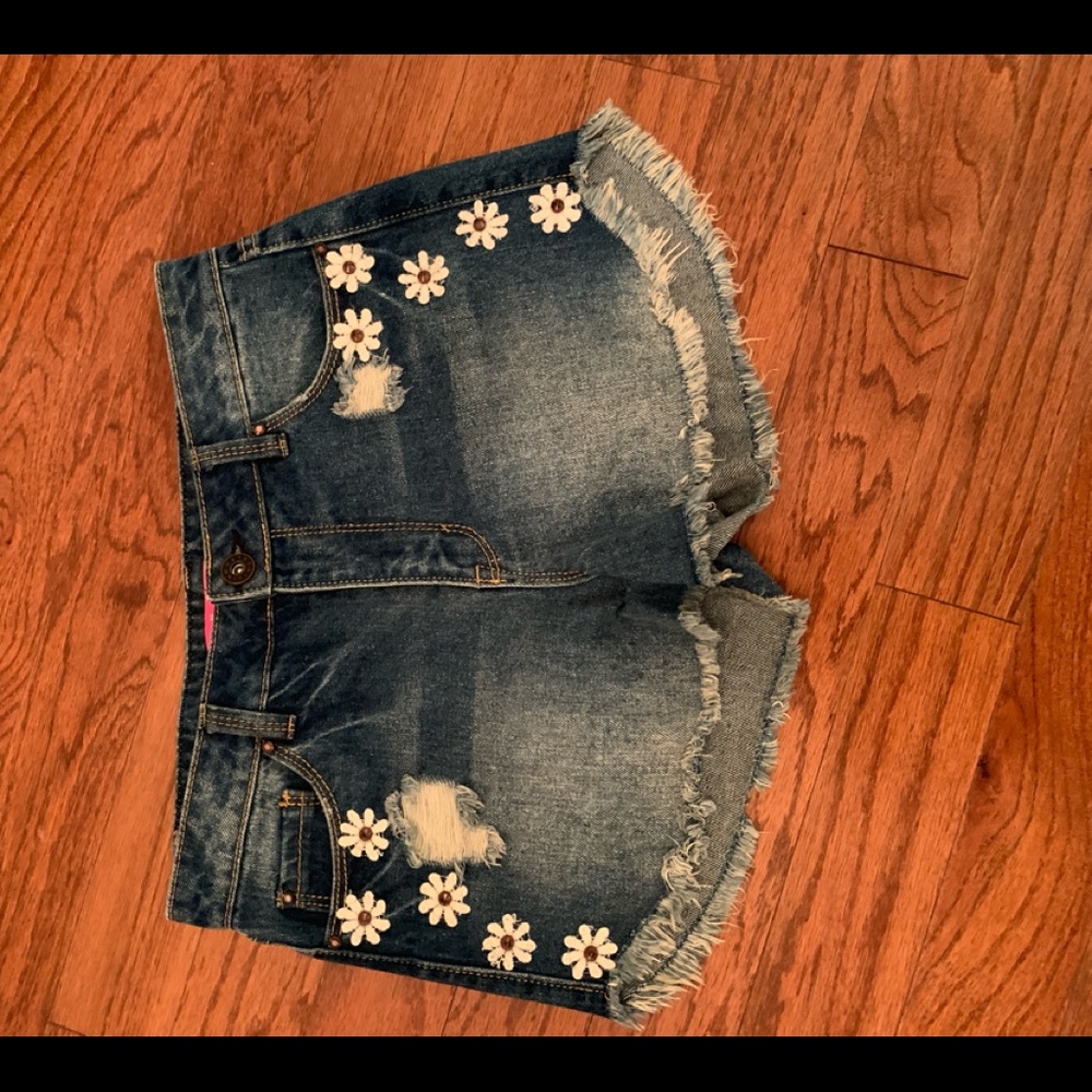Ripped Jean shorts
